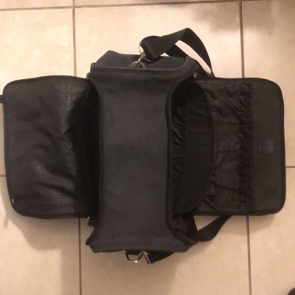 DVF Makeup Carry on - Picture 9 of 9